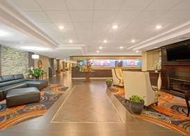 Ramada Plaza by Wyndham Charlotte Airport 3