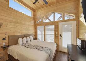 Luxury Tiny Home King Room 3