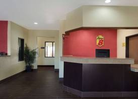 Super 8 by Wyndham Lees Summit 2
