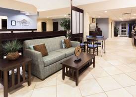 Microtel Inn & Suites by Wyndham Spring Hill/Weeki Wachee 2
