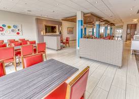 Holiday Inn Express & Suites RANTOUL by IHG 4