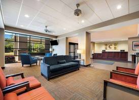 Comfort Suites Northlake 4