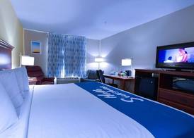 Days Inn by Wyndham Greensboro NC 5
