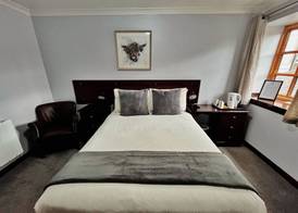 The Stag Hotel 4