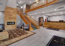 Country Inn & Suites by Radisson, Cincinnati Airport, KY 2