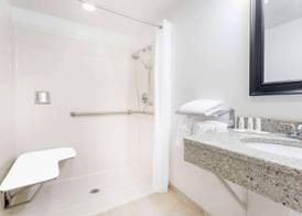 Days Inn by Wyndham Cedar Falls- University Plaza 5