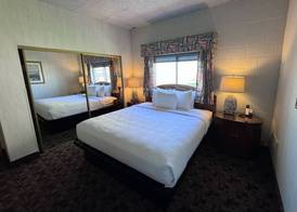Promenade Inn & Suites Oceanfront 5