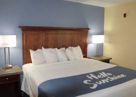 Days Inn by Wyndham Batavia Ohio 2