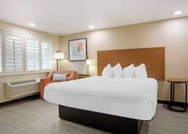 Best Western Shadow Inn 4