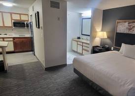Philadelphia Suites at Airport - An Extended Stay Hotel 4