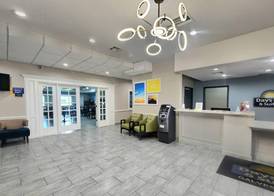 Days Inn & Suites by Wyndham Galveston West/Seawall 2