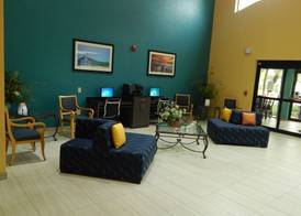 Comfort Suites Tampa - Brandon 2