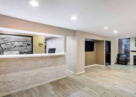 Super 8 by Wyndham Indianapolis/NE/Castleton Area 3