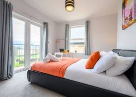 Stunning sea views - Barry's Retreat by Tŷ SA 3