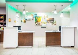 La Quinta Inn and Suites by Wyndham Elkhart 5