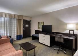 Holiday Inn & Suites ATLANTA AIRPORT-NORTH by IHG 4