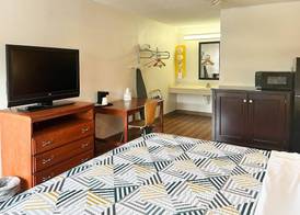 Studio 6 Suites Dayton OH Englewood 3