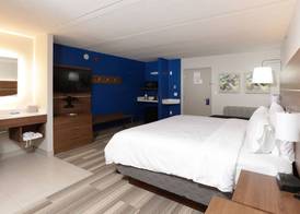 Holiday Inn Express & Suites TEMPE by IHG 2