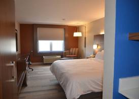 Holiday Inn Express & Suites ROCHESTER by IHG 3