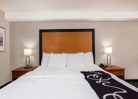 La Quinta Inn by Wyndham Everett 5