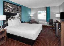 McHenry Inn 3
