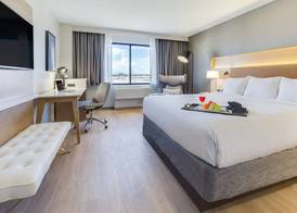 Radisson Hotel Phoenix Airport 4