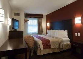Travelodge by Wyndham Romulus Detroit Airport 3