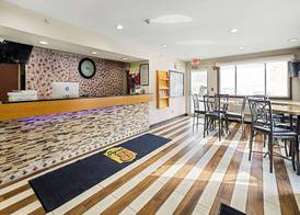Super 8 by Wyndham Pittsburgh/Monroeville 4