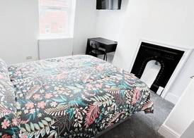 The Burford Hideaway 2