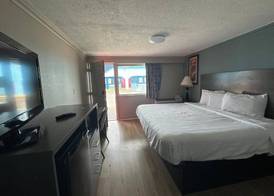 Econo Lodge Galveston Seawall 5