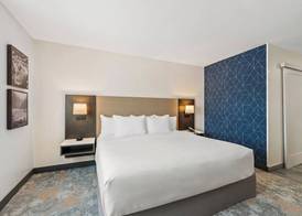 The Ellsworth Hotel, an Ascend Collection Hotel 5