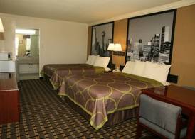 Super 8 by Wyndham Tyler TX 2