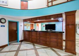 Howard Johnson by Wyndham Evansville East 3