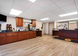 Super 8 by Wyndham Melbourne 3