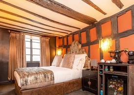 Funky Monk Hotel 4