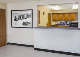 Super 8 by Wyndham Hebron Lowell Area 3