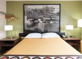 Super 8 by Wyndham Bloomington Normal 5