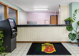 Super 8 by Wyndham Bourbonnais/Kankakee Area 3