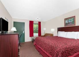 Days Inn by Wyndham Columbia NE Fort Jackson 5