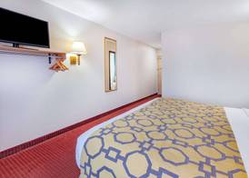 Baymont by Wyndham Perrysburg-Toledo 5