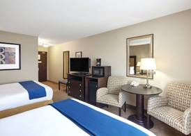 Holiday Inn Express & Suites MADISON-VERONA by IHG 3