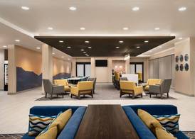 La Quinta Inn & Suites by Wyndham Clovis CA 3
