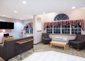 Microtel Inn & Suites by Wyndham Plattsburgh 2