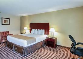 Days Inn & Suites by Wyndham Johnson City 5