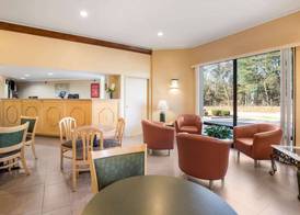 Econo Lodge Hendersonville 2