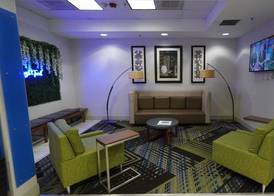 Holiday Inn Express & Suites SEATTLE NORTH - LYNNWOOD by IHG 3