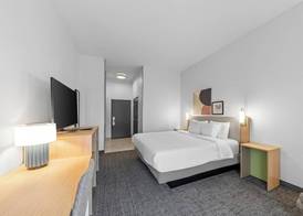 Spark by Hilton Cincinnati Airport South 5