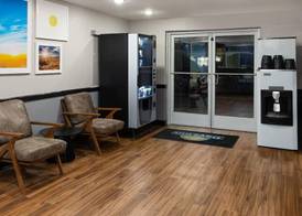 Days Inn by Wyndham Moosic 3