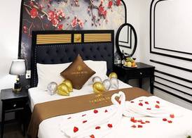 Golden Hotel 4