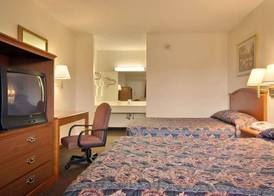 Days Inn by Wyndham Plainfield 5